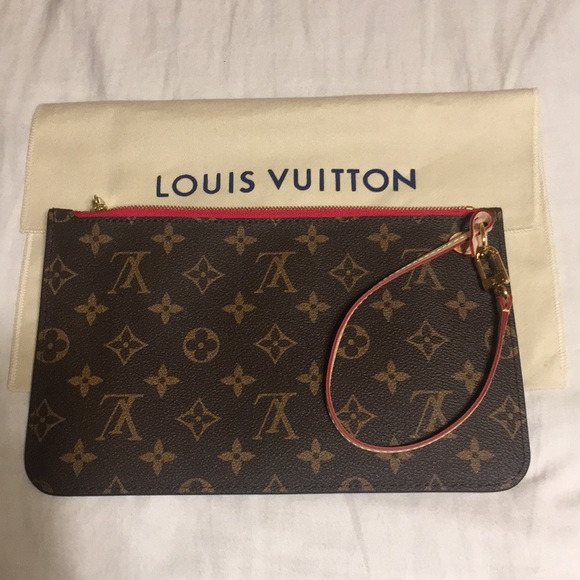 New! Authentic LV MM monogram wristlet purse.😍👝 - Picture 5 of 6